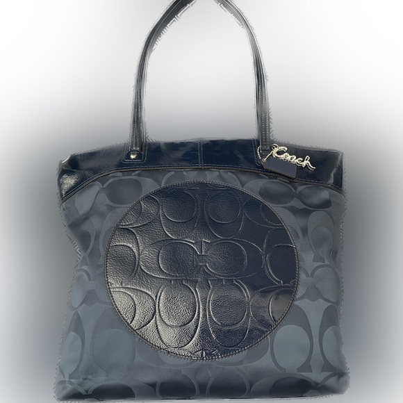 COACH NYLON BAG IN NAVY - Picture 2 of 16